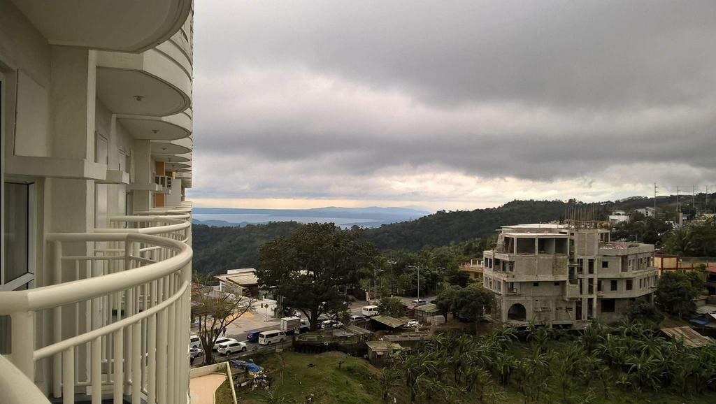 טגאיטאי Mary'S Crib Cityland Prime Tagaytay With Free Wifi & Swimming מראה חיצוני תמונה